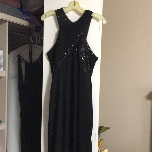 gown - Picture 2 of 3